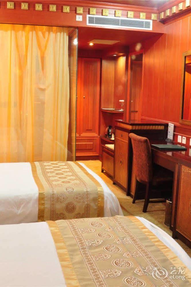 Yak Hotel Lhasa Bagian luar foto