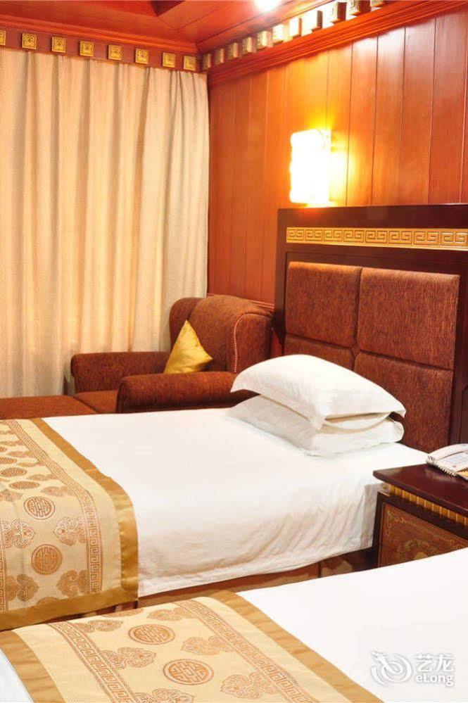 Yak Hotel Lhasa Bagian luar foto