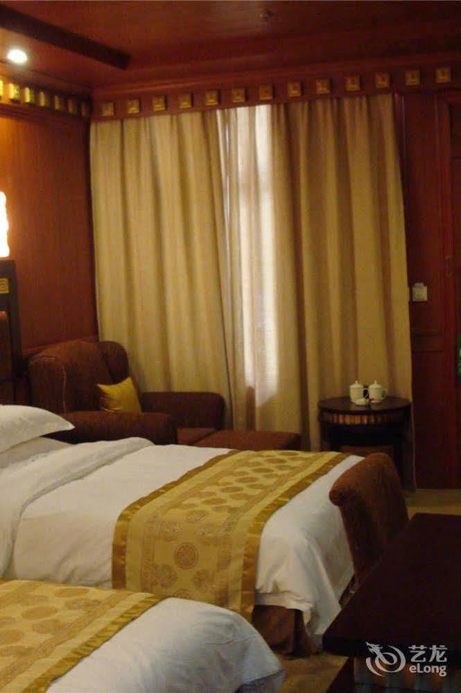 Yak Hotel Lhasa Bagian luar foto